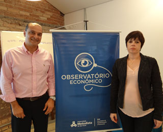 Marcelo Menato e Silvia Okabayashi