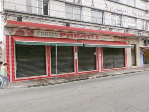 Açougue Parati localizado no centro da cidade está fechado pela Vigilância Sanitária.